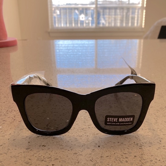 Steve Madden Accessories - Steve Madden Sunglasses🕶with 100% UVB Lens Protection,Square Frame🇬🇧ChainLink